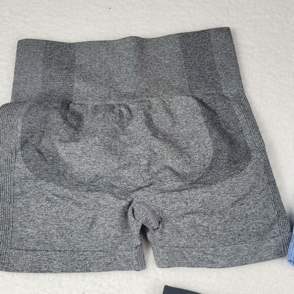 Amazon Butt Scrunch Shorts High Waistband and Moisture-Wicking Fabric Bundle - Picture 6 of 16